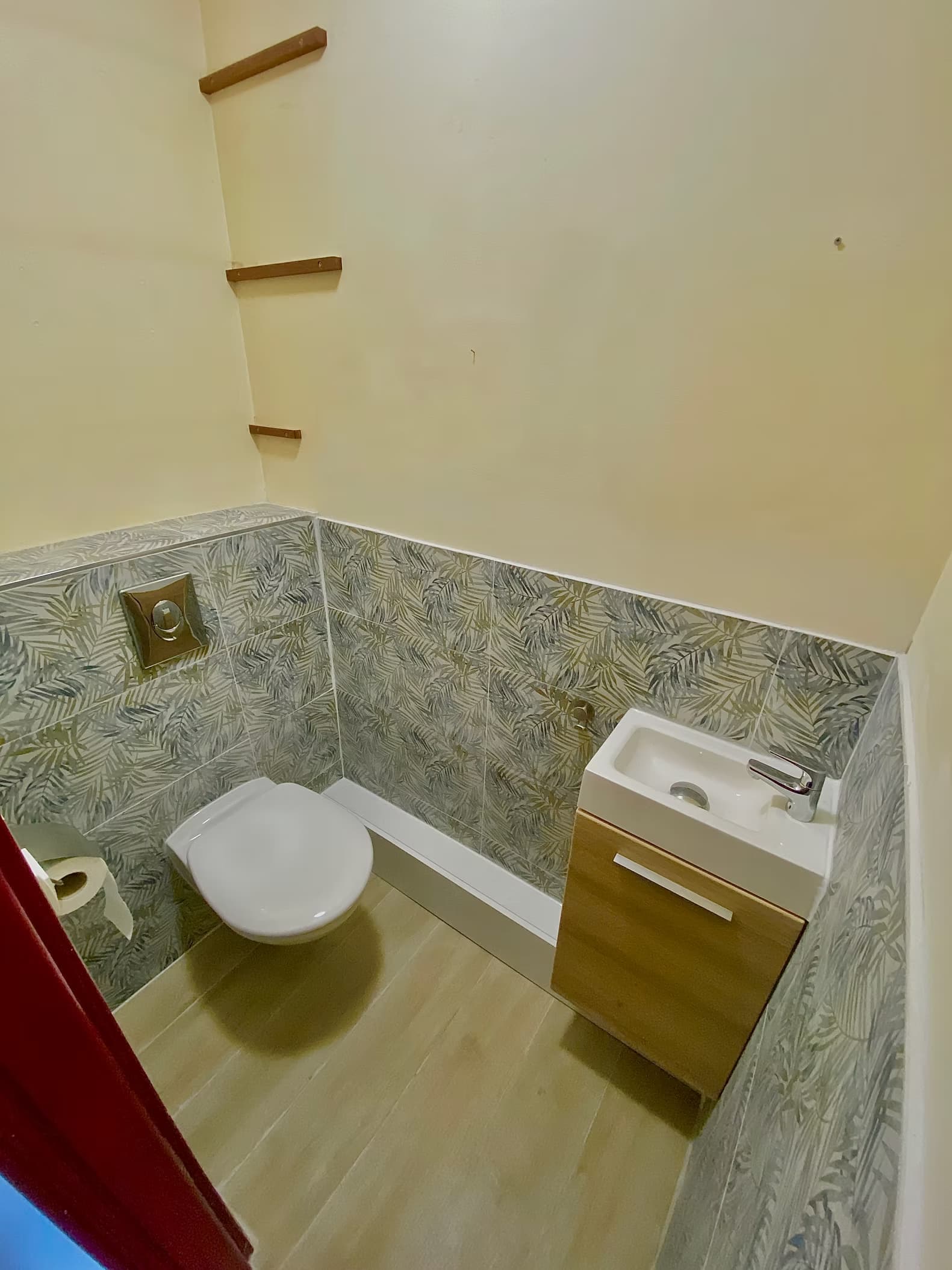 WC suspendu avec lave main